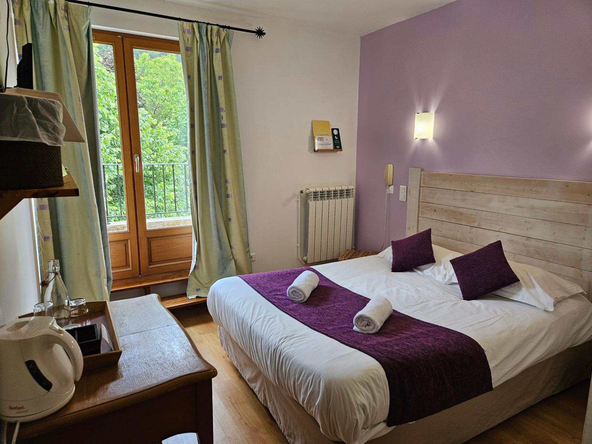 Hotel Le Mont Barral Creyers Exterior photo